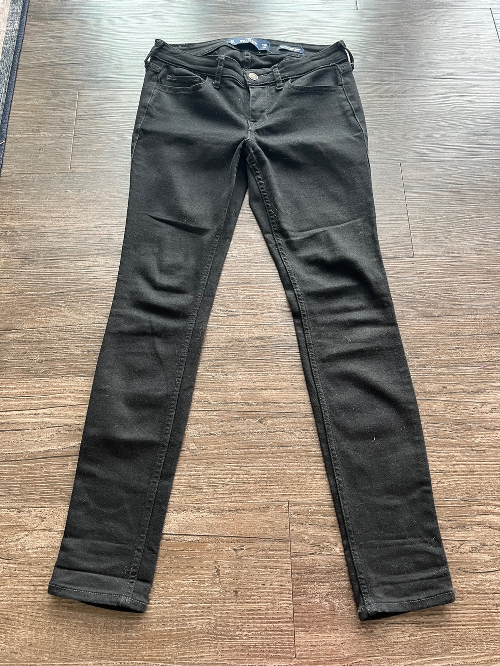 Hollister Women’s Black Low-Rise Super Skinny Jeans